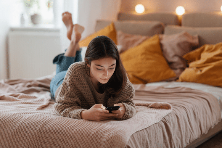 Can screen time damage your eyes? | Theratears